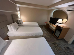 Отель All Seasons