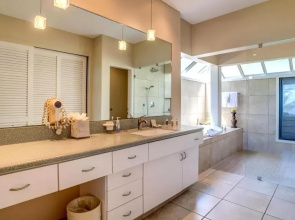 Kapalua Bay Villas 2 Free Rental Cars KBM Resorts Whale Watching 2 Units, 4 Bedrooms Ml-1601
