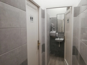 Lorf Hostel&Apartments