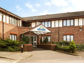 HOLIDAY INN GARDEN COURT Bedford