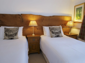 Cottage Lodge Hotel