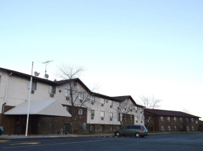 Crystal Inn and Suites