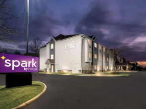Comfort Inn & Suites Airport