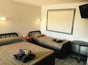 Tom Price Motel