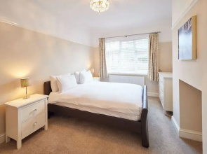 Host Stay Wardman Crescent