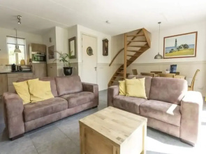 Detached 6 Pers Holiday Home