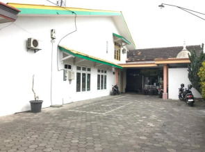 RedDoorz Syariah @ Janti Malang