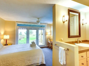 Glen Arbor Vacation Rental w/ Views of Lake!