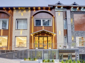 Alaya Stays Serene Woods Hotel Near Mall Road
