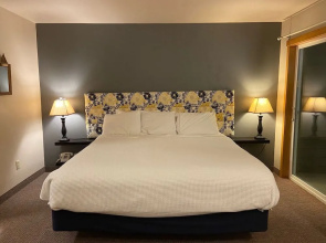 Sea Breeze Court
