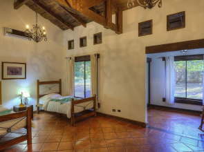 Hacienda La Pacífica Eco-Lodge