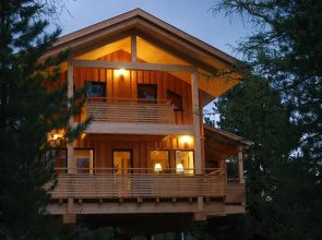 Chalet in Alps Near Ski Slopes and Sauna