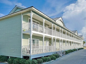 Lagoon Ave #106 - 2 Br condo by RedAwning