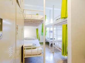 Ploy Hostel