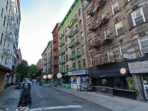 Quirky Cozy Loft Soho Little Italy - Sleeps 4