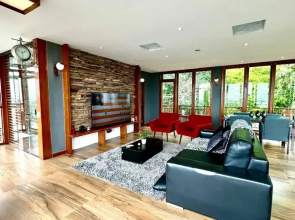 Leonardi's Sunset House