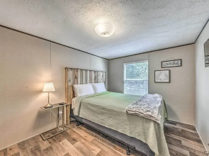 Ruidoso Home Near Golfing, Hiking & Shopping