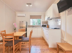 Ruthven Street Motor Inn