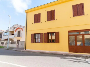 Welcomely - Yellow House
