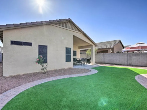 Private Yard: Sunlit Peoria Vacation Rental!