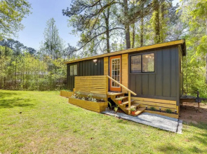 Hike On-site: Georgia Tiny Home on Farm Retreat