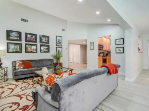Lakeshore - Private & Sanitized, Perfect for Social Distancing & Working From Home. Private Pool, Pet Friendly. Discounted During Pandemic. Super-host Support