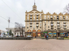 Antique Art Apartment at Khreschatyk