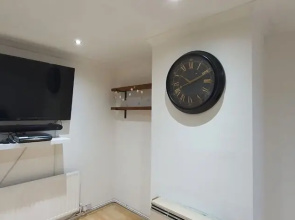 Room in Guest Room - Cozy Single Room in Leicester