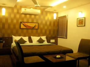 Hotel S S Inn