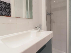 Liceu Apartments by gaiarooms