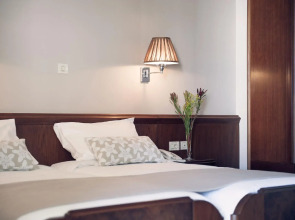 Avra City Boutique Hotel