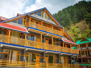 Cafe Saffron & Cottages