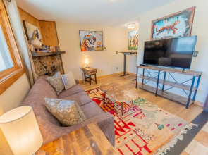 The Yak Shack: Incredible Mountain View Condo