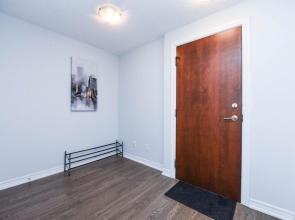 Graceful 2 Bedroom Near Square One Mall