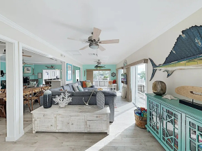Sun-soaked Canal-front W/ Private Dock & Pool 3 Bedroom Home