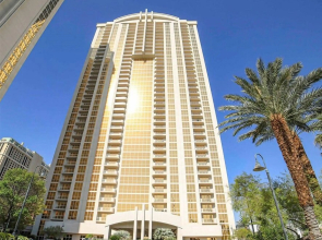 Premium Suite w/balcony at The Signature