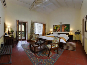Neemrana'S Glasshouse On The Ganges