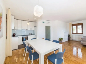 Nice Home in Kastel Stafilic With Wifi and 5 Bedrooms
