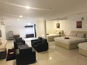 Peach Hill Hotel
