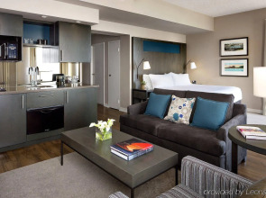 One King West Hotel & Residence