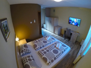 Apartments and Rooms Rea