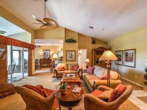 Falcons Glen Blvd Home 7073