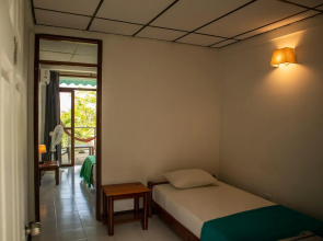 South West Bay Cabañas