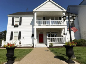 Oakmont Inn