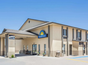 Days Inn by Wyndham Colby