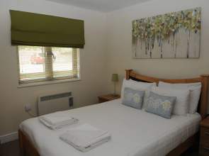Your Stay Bristol Cotham Lawn