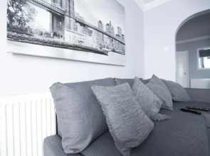 Honest Hospital House Apartment 1