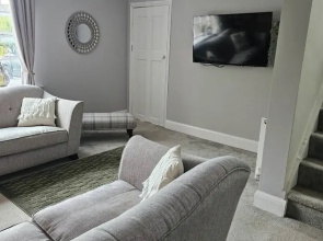 The Sweetbriar Cottage3 Bedroom House in Leeds