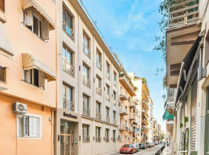Limehome Piraeus Iris