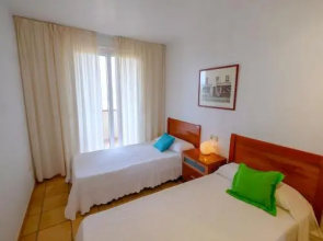 Golf Panoramica apartamento con piscinas , pistas de padel y tenis